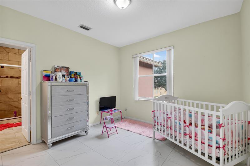 Image 42 of 69 For 9393 Savannah Estates Drive