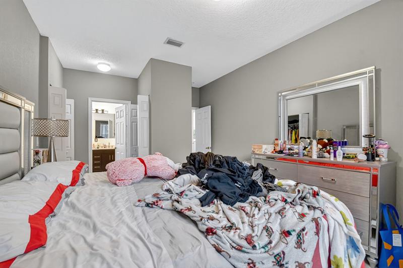 Image 46 of 69 For 9393 Savannah Estates Drive