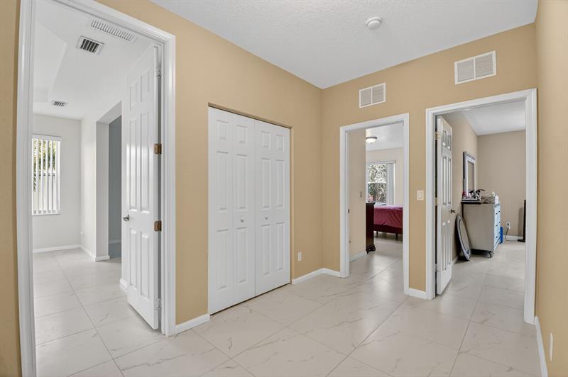 Image 47 of 69 For 9393 Savannah Estates Drive