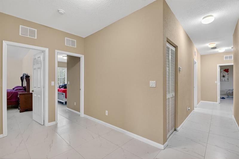 Image 48 of 69 For 9393 Savannah Estates Drive