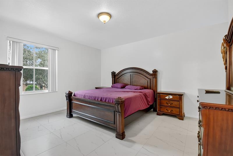 Image 49 of 69 For 9393 Savannah Estates Drive