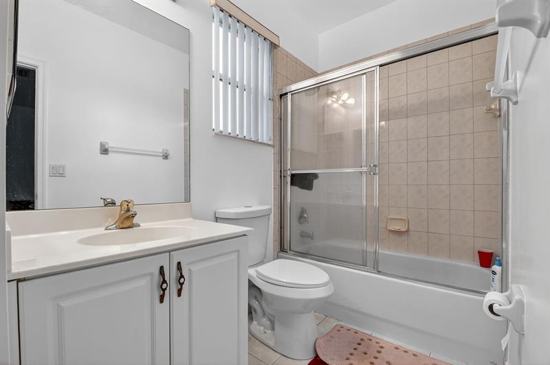 Image 51 of 69 For 9393 Savannah Estates Drive