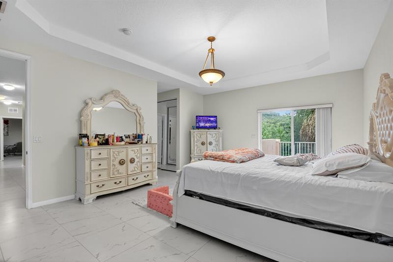 Image 53 of 69 For 9393 Savannah Estates Drive