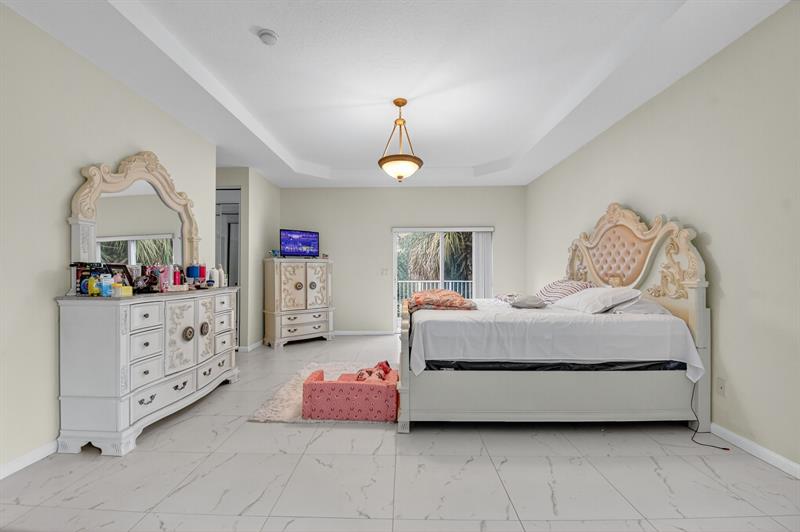 Image 54 of 69 For 9393 Savannah Estates Drive