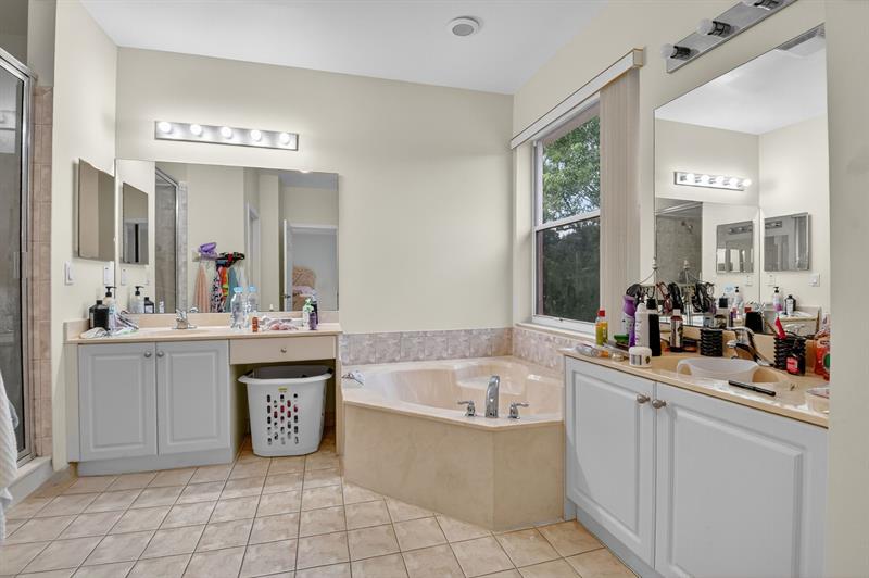 Image 59 of 69 For 9393 Savannah Estates Drive