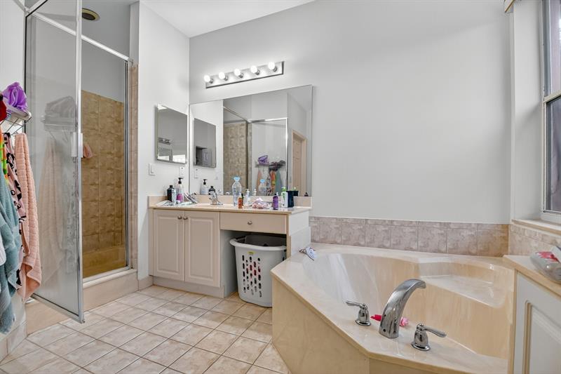 Image 60 of 69 For 9393 Savannah Estates Drive