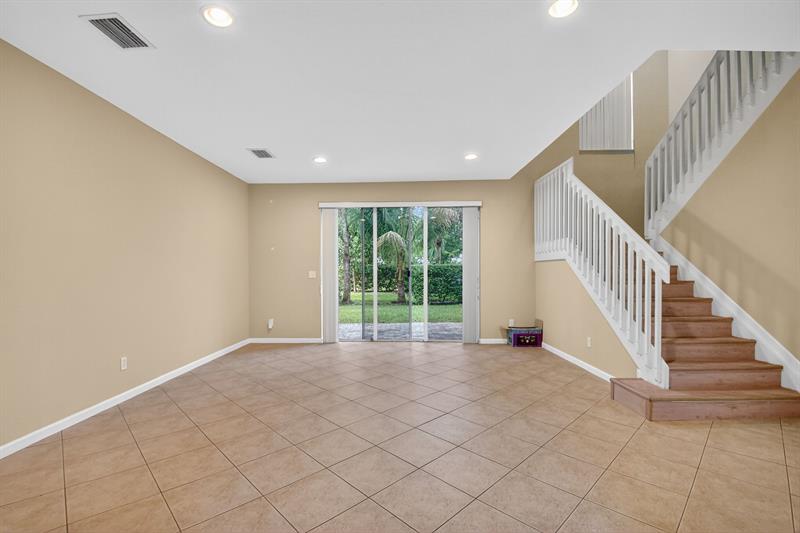 Image 8 of 69 For 9393 Savannah Estates Drive