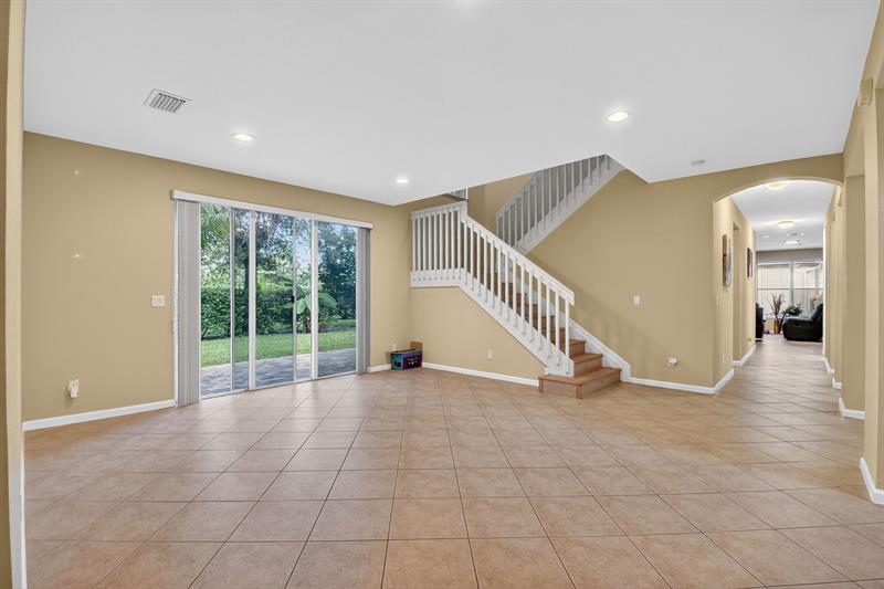 Image 9 of 69 For 9393 Savannah Estates Drive