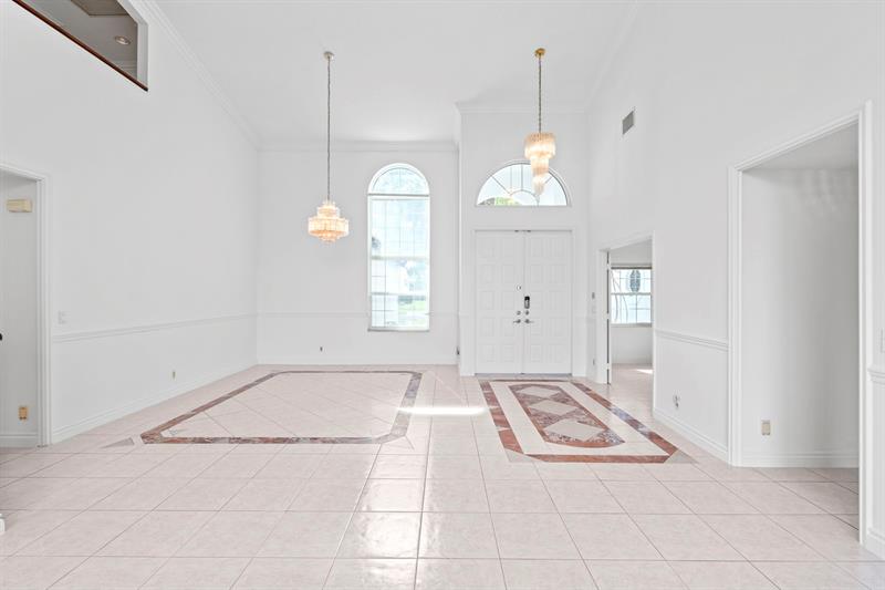 Image 15 of 71 For 10475 Bermuda Dr