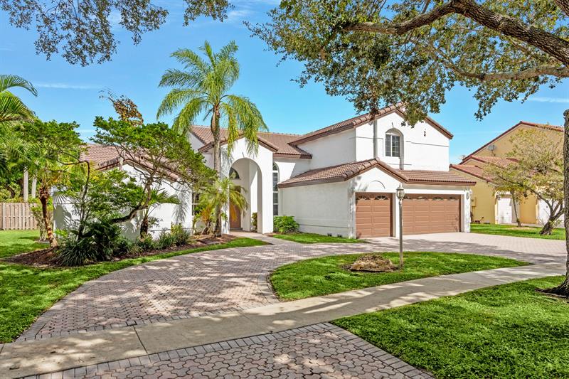 Image 3 of 71 For 10475 Bermuda Dr