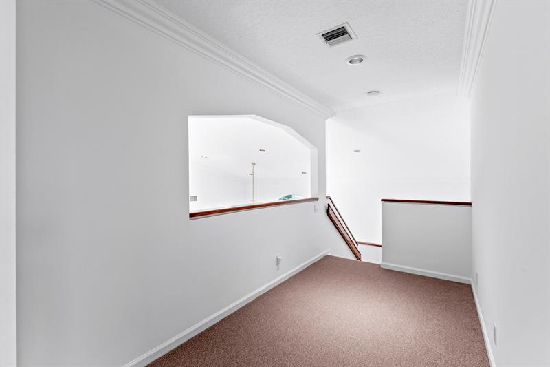 Image 32 of 71 For 10475 Bermuda Dr