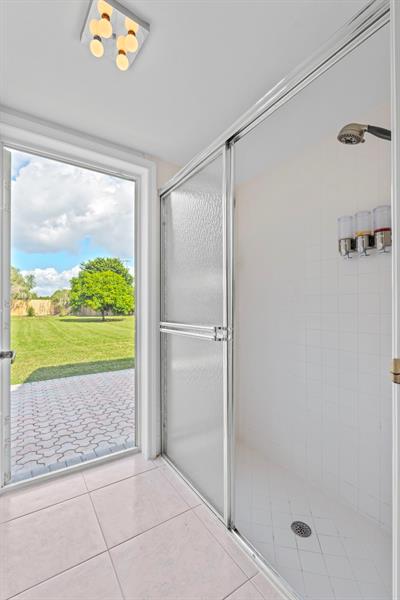 Image 36 of 71 For 10475 Bermuda Dr