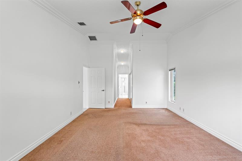 Image 38 of 71 For 10475 Bermuda Dr