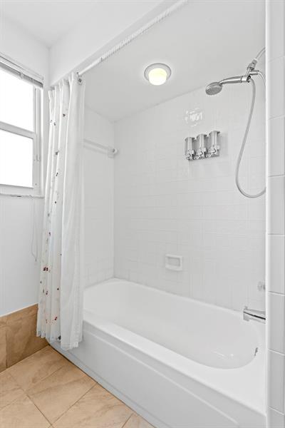 Image 48 of 71 For 10475 Bermuda Dr