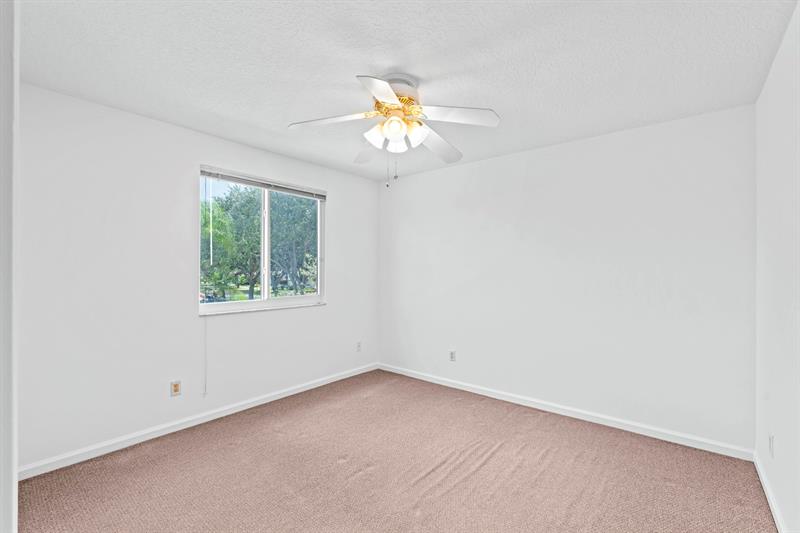 Image 49 of 71 For 10475 Bermuda Dr