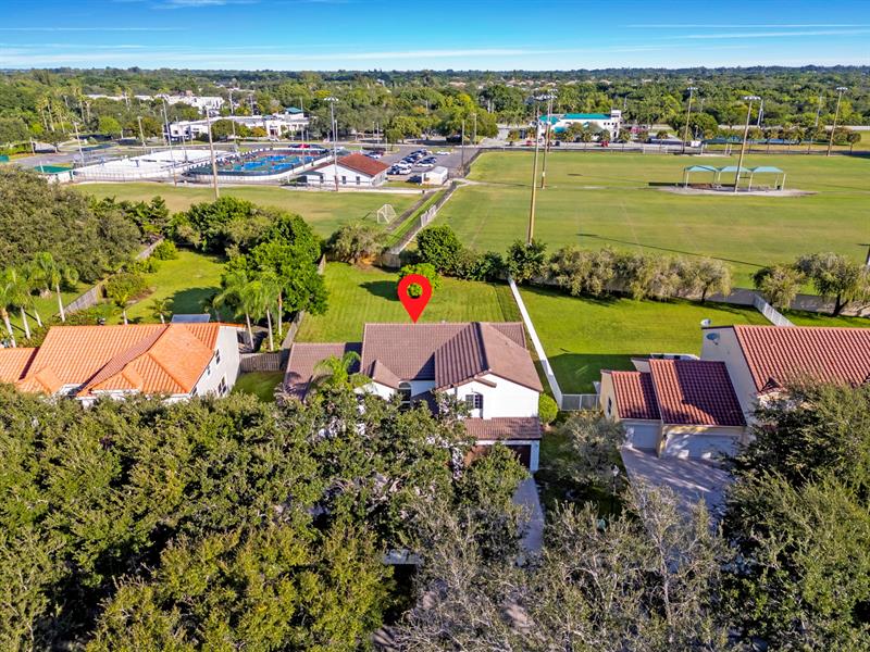 Image 52 of 71 For 10475 Bermuda Dr