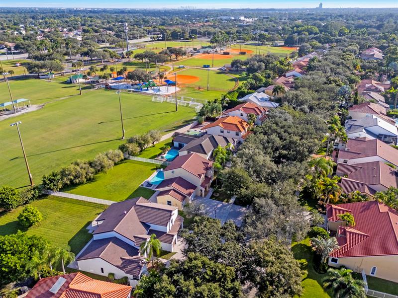 Image 57 of 71 For 10475 Bermuda Dr