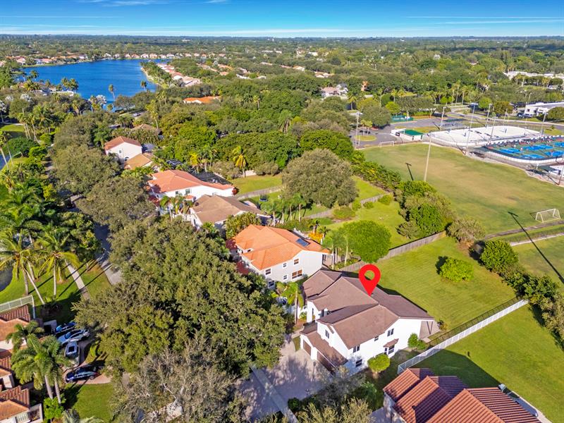 Image 58 of 71 For 10475 Bermuda Dr