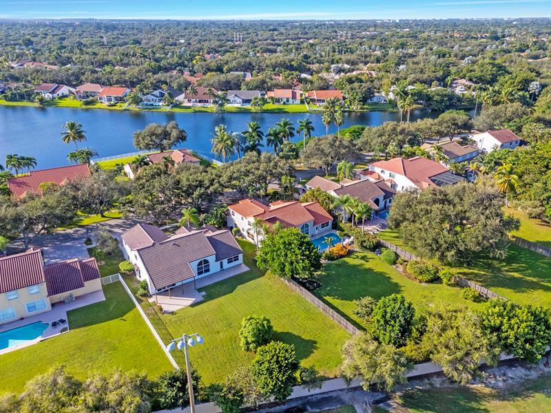 Image 61 of 71 For 10475 Bermuda Dr