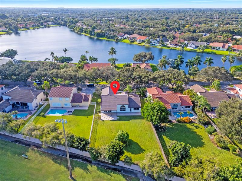 Image 62 of 71 For 10475 Bermuda Dr