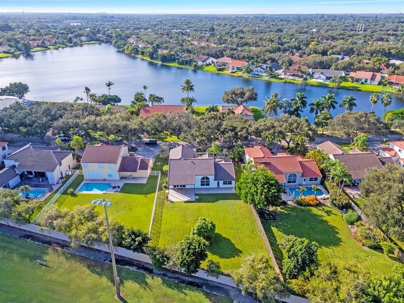 Image 63 of 71 For 10475 Bermuda Dr