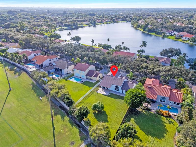 Image 64 of 71 For 10475 Bermuda Dr