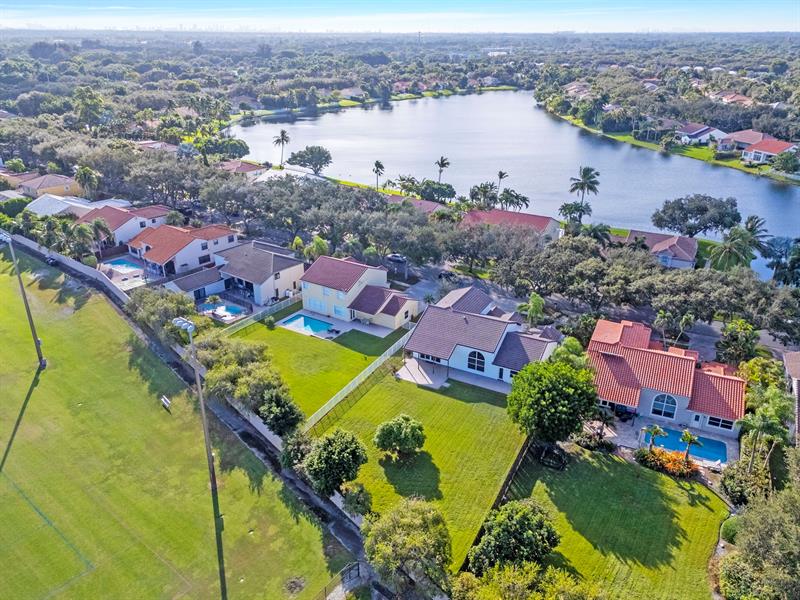 Image 65 of 71 For 10475 Bermuda Dr