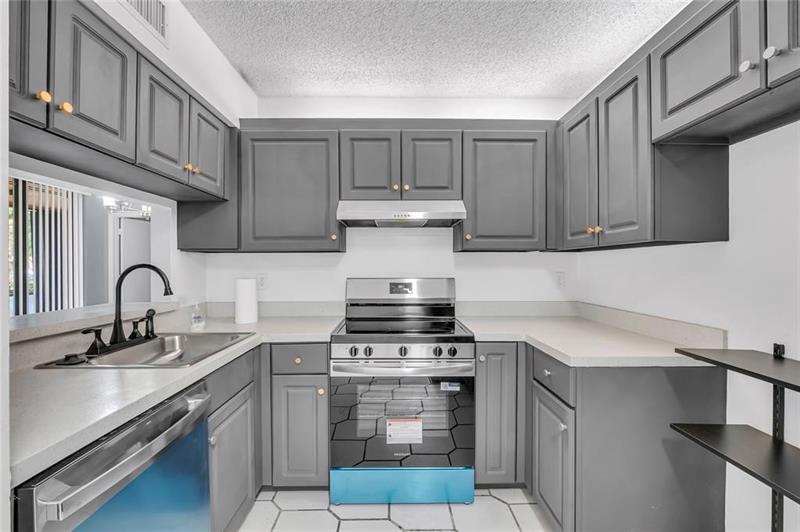 Image 5 of 15 For 10690 14th St  136