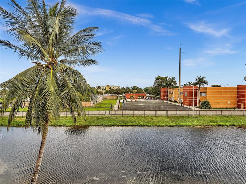 Image 20 of 56 For 3990 42nd Ave  308