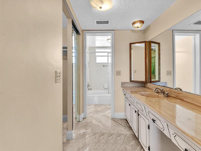 Image 31 of 56 For 3990 42nd Ave  308