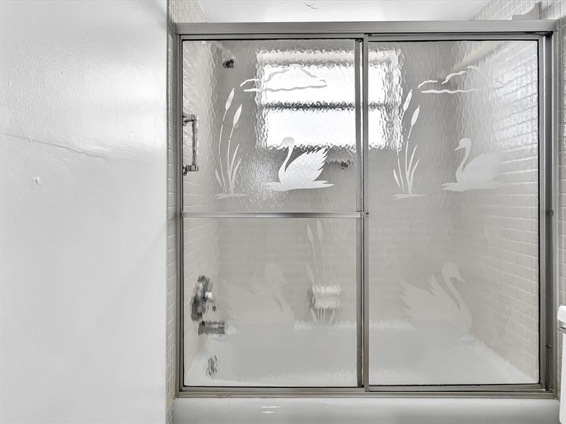 Image 32 of 56 For 3990 42nd Ave  308