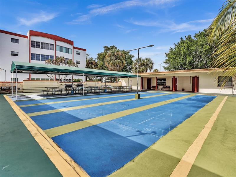 Image 41 of 56 For 3990 42nd Ave  308