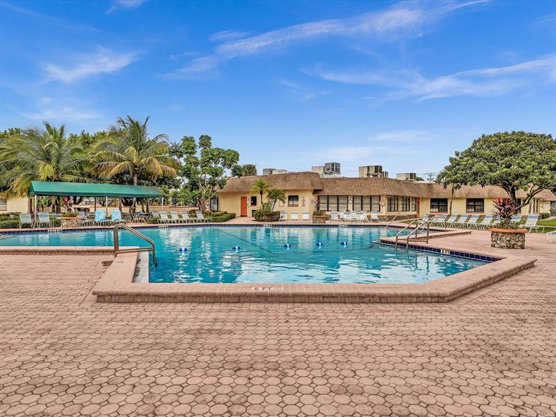 Image 42 of 56 For 3990 42nd Ave  308