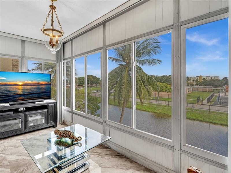 Image 6 of 56 For 3990 42nd Ave  308