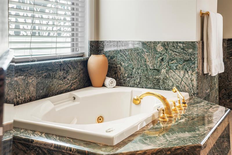 Image 36 of 93 For 3005 19th St