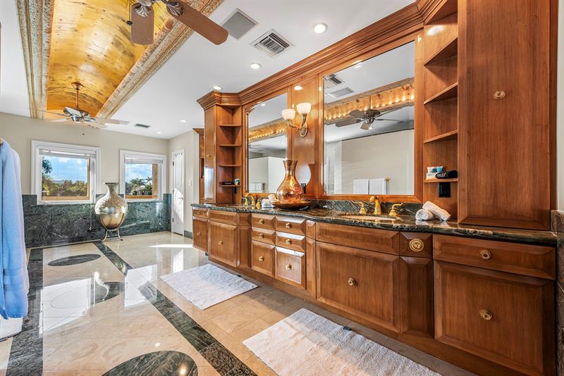 Image 39 of 93 For 3005 19th St