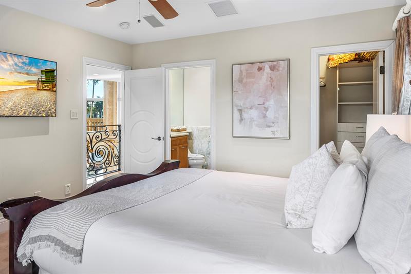 Image 77 of 93 For 3005 19th St