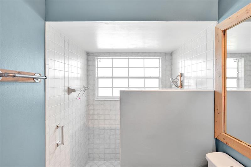 Image 17 of 35 For 5372 Pine Circle