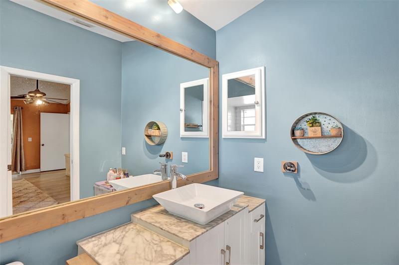 Image 18 of 35 For 5372 Pine Circle