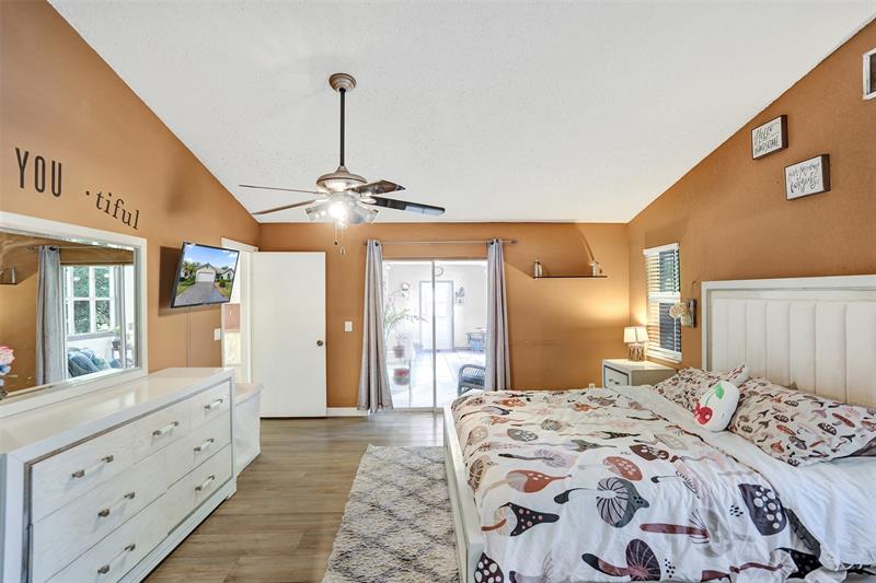 Image 19 of 35 For 5372 Pine Circle