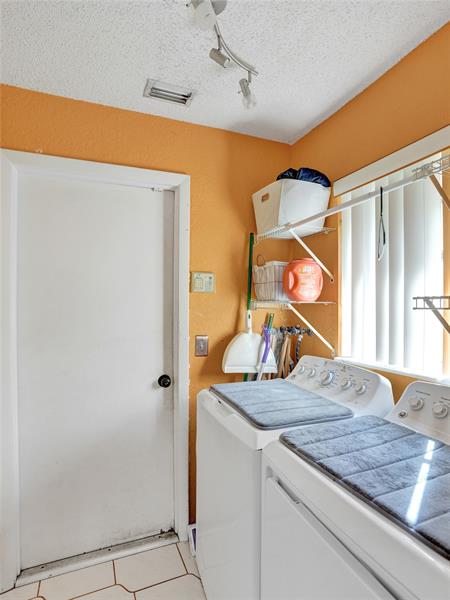 Image 23 of 35 For 5372 Pine Circle