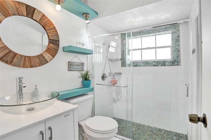 Image 26 of 35 For 5372 Pine Circle