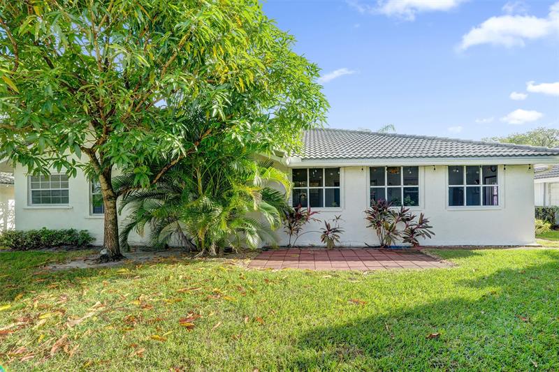 Image 32 of 35 For 5372 Pine Circle