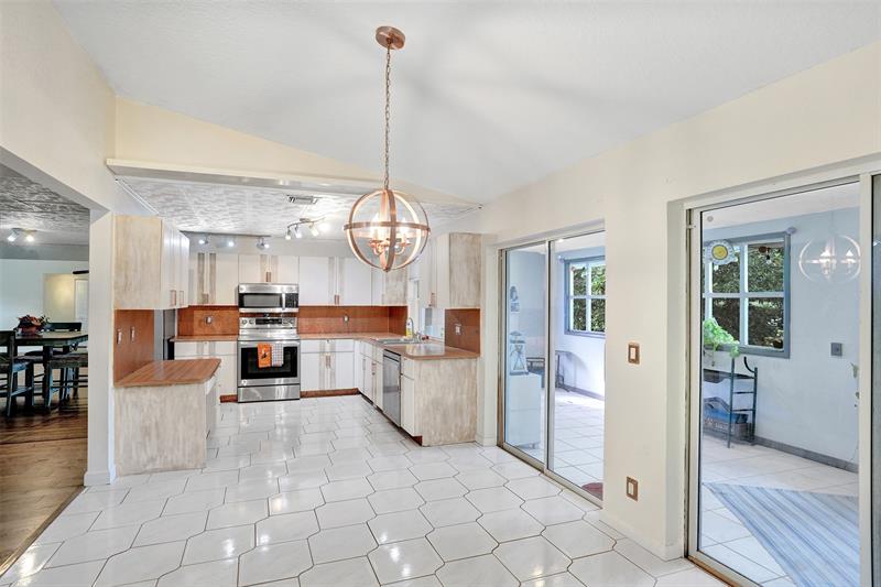 Image 9 of 35 For 5372 Pine Circle