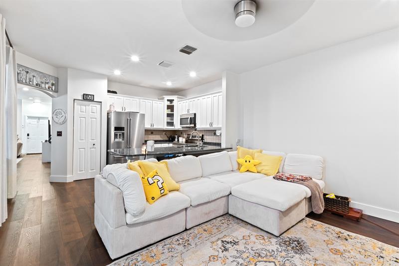 Image 14 of 33 For 4035 Tree Tops Rd