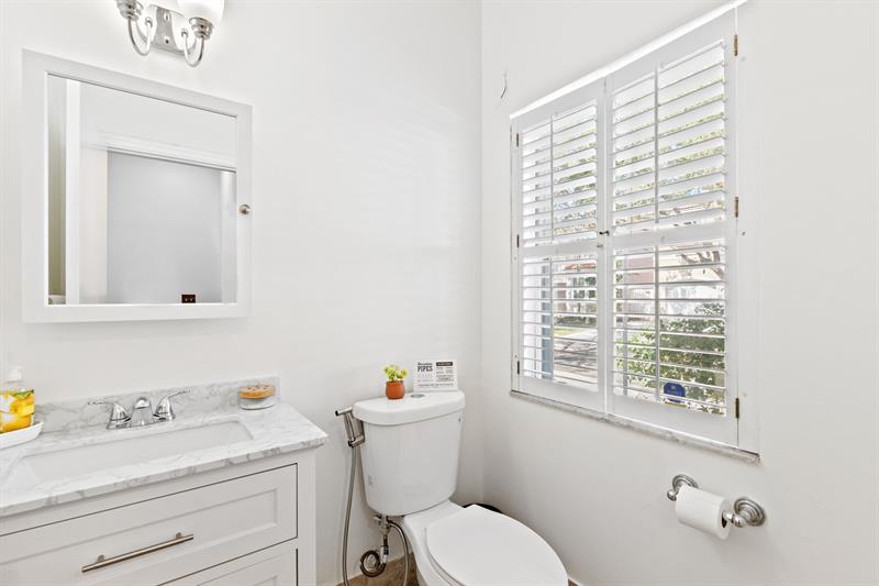 Image 25 of 33 For 4035 Tree Tops Rd