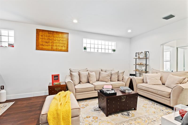 Image 6 of 33 For 4035 Tree Tops Rd