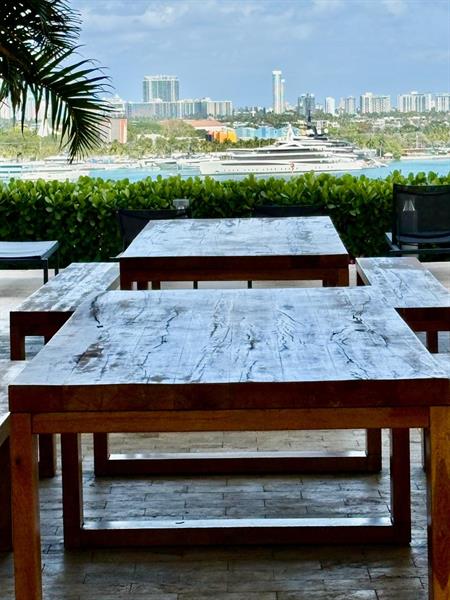 Image 11 of 13 For 1040 Biscayne Blvd  1406