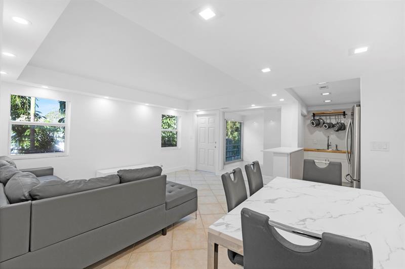 Image 10 of 58 For 1439 Ocean Blvd 215