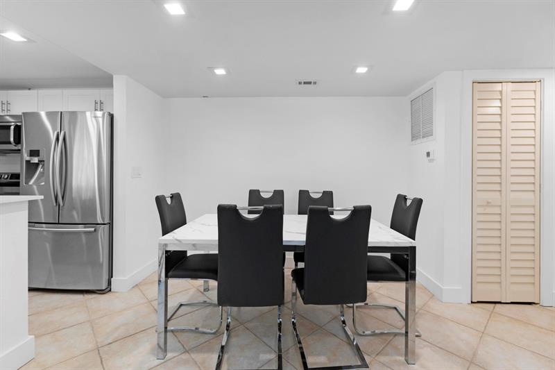 Image 11 of 58 For 1439 Ocean Blvd 215